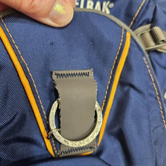 CamelBak Mini M.U.L.E. Hydration Backpack 50 oz Blue/Gray - Picture 3 of 12